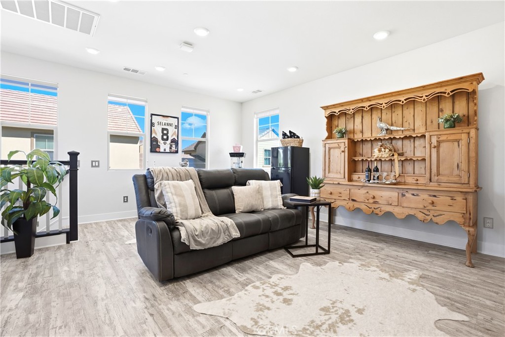 Iris (ESIRIS) - Residential