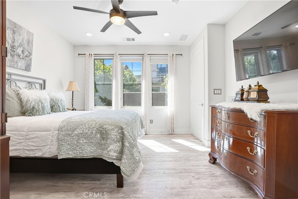 Iris (ESIRIS) - Residential