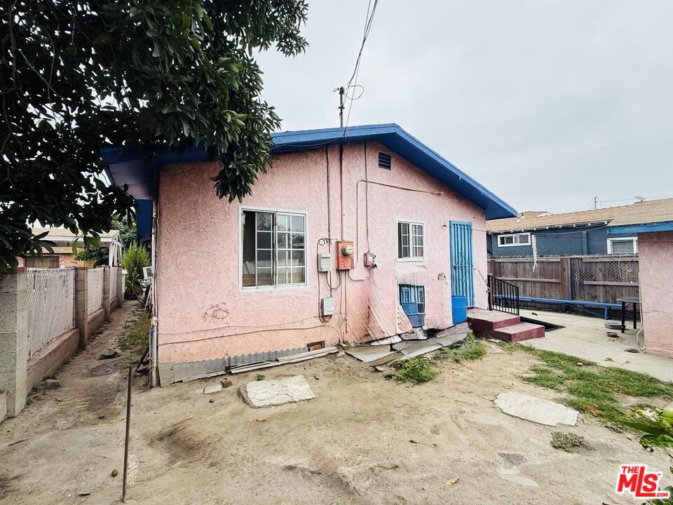 1450 W 67th Street, Los Angeles CA 90047