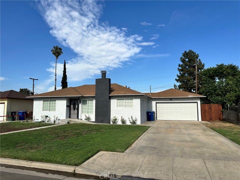 Photo of 716 Cherokee DR, Bakersfield, CA 93309 (MLS # SR26205834)