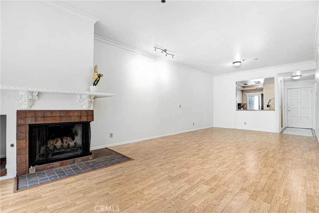 1310 E Orange Grove 103