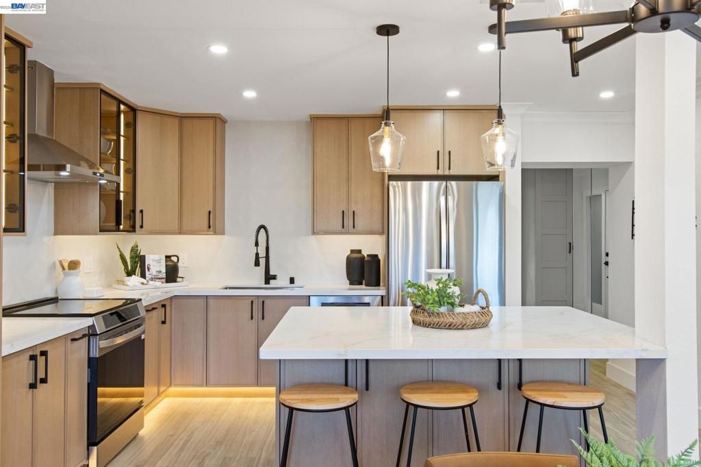 Photo of 2772 Tice Creek Dr Dr #4, Walnut Creek, CA 94595 (MLS # 41128932)