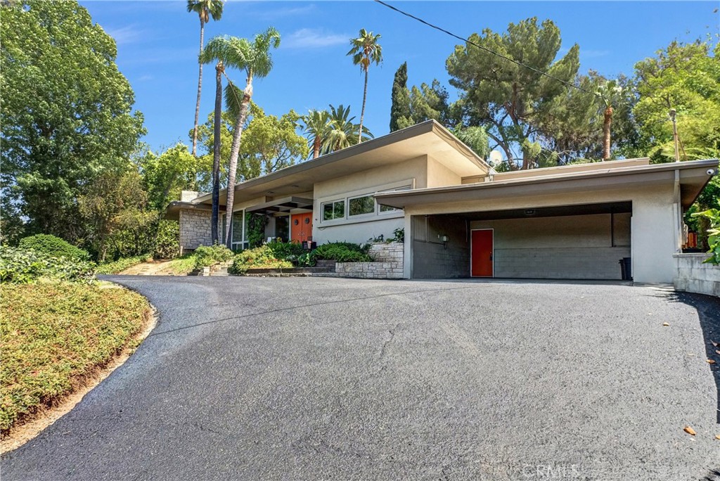5008 Myrtle Ave.