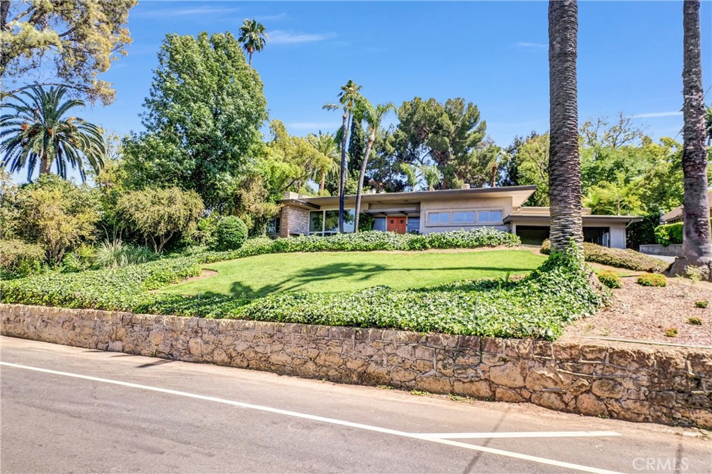 5008 Myrtle Ave.