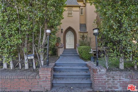 Photo of 6542 1/2 W Olympic Boulevard, Los Angeles, CA 90048 (MLS # 26638495)