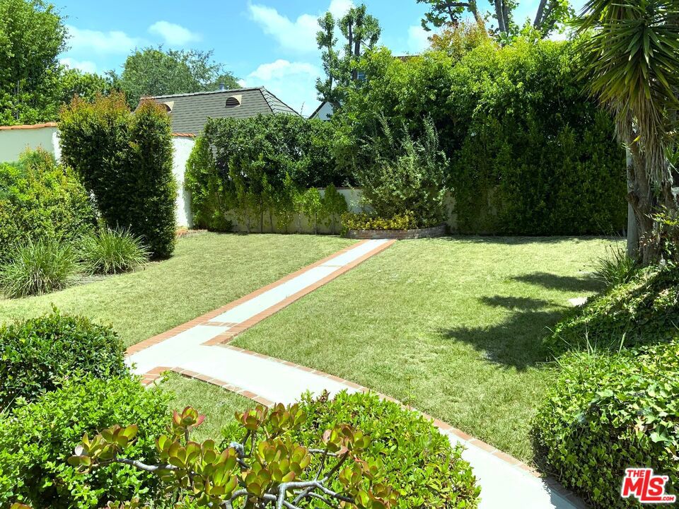 1016 Selby Avenue