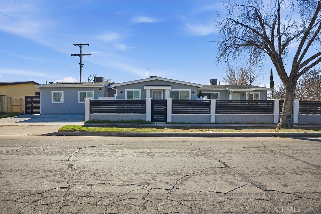 552 W Avenue H8