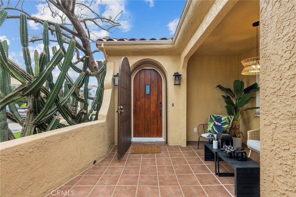 Photo of 2928 11th St, Los Angeles, CA 90018 (MLS # BB25230630)