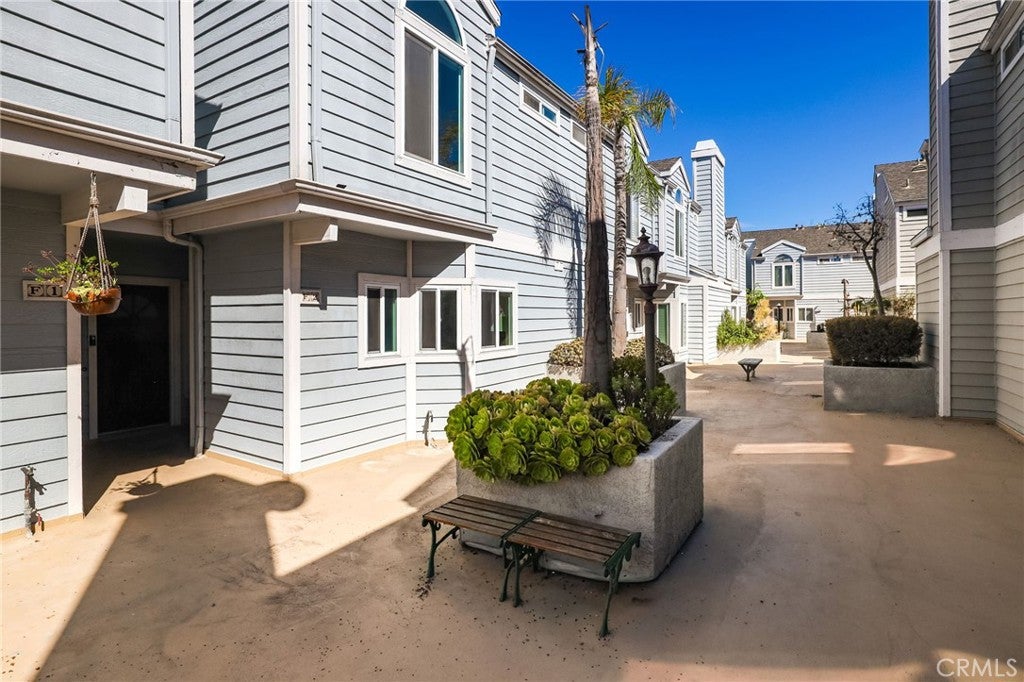 260 Victoria ST F2, Costa Mesa CA 92627