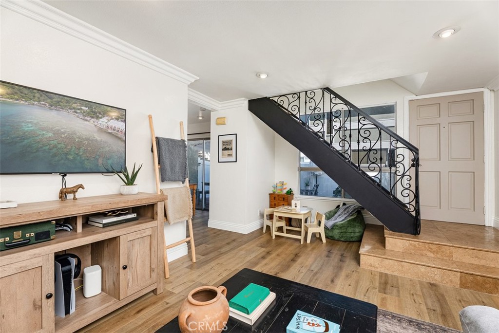 Aliso Villas (AV) - Residential