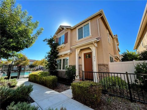 Photo of 631 S Brampton Ave, Rialto, CA 92376 (MLS # SW25251576) Photo of 631 S Brampton Ave, Rialto, CA 92376 (MLS # SW25251576)