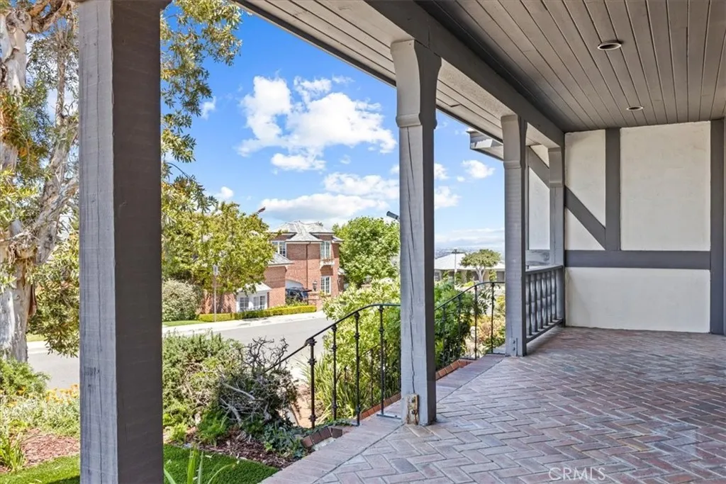 Newport Beach, California 92660, United States, 5 Bedrooms Bedrooms, ,4 BathroomsBathrooms,Residential,Active,165552