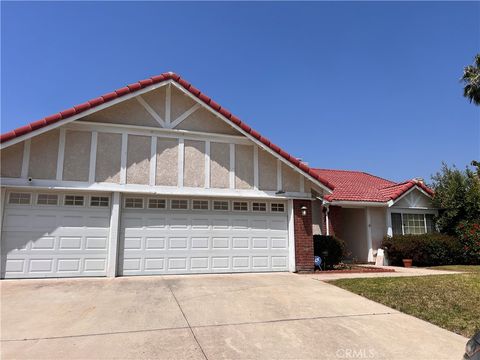 Photo of 3034 Roadrunner Court, Highland, CA 92346 (MLS # CV26095586)