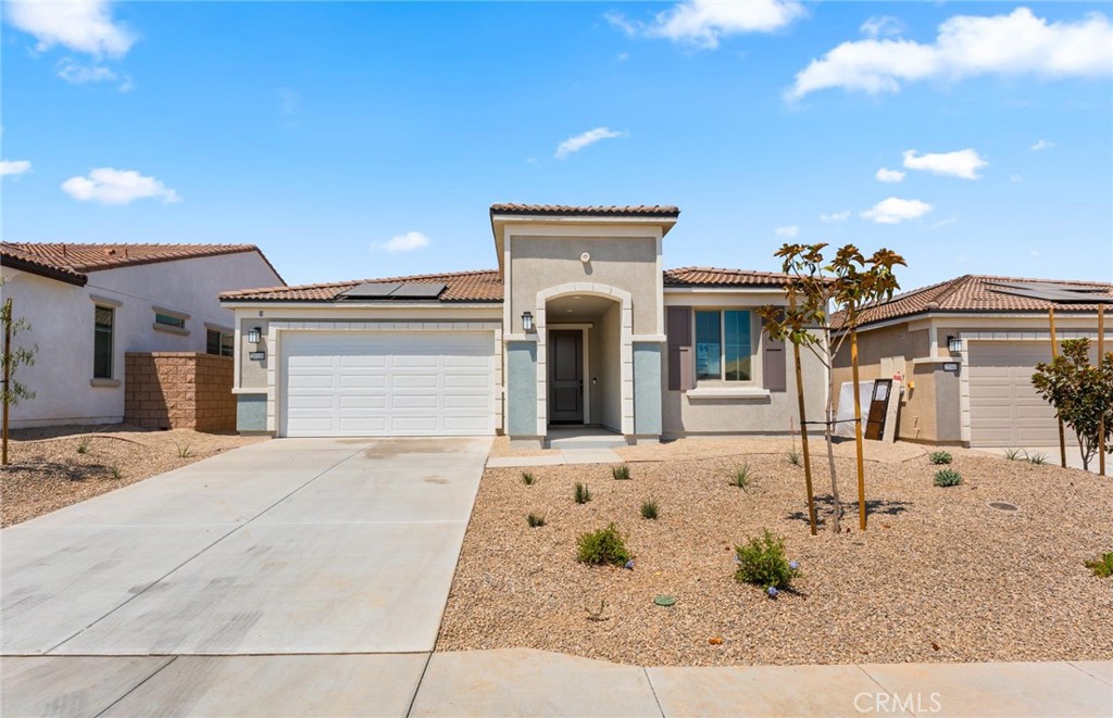 Come enjoy the Del Webb lifestyle in this cozy gated community with all the resort-style amenities to enhance your Active Adult 55+ experience. Located in the city of Menifee and just minutes away from shopping, restaurants, and the 215 FWY.
-Large covered patio for entertaining
-Chef Kitchen Layout
-Upgraded flooring and countertops
-8' doors throughout the home
-Single Basin Sink
-Laundry Sink
- Flex Room