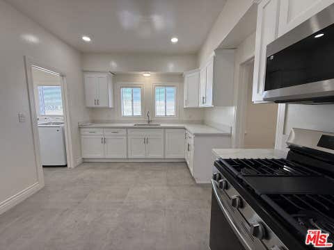 Photo of 1462 W 36th Street #1462 1/2, Los Angeles, CA 90018 (MLS # 26850879)