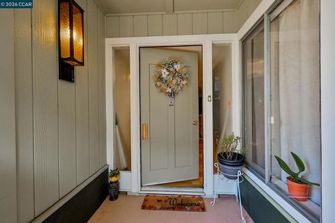 Photo of 1116 Running Springs Dr #6, Walnut Creek, CA 94595 (MLS # 41127220)