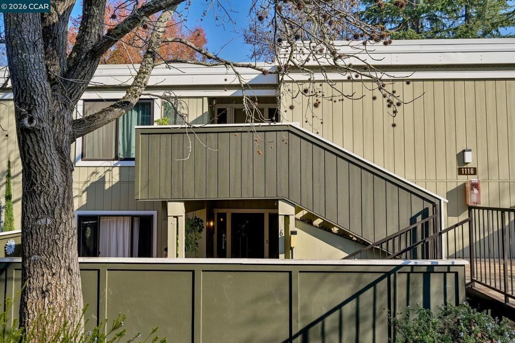 Photo of 1116 Running Springs Dr #6, Walnut Creek, CA 94595 (MLS # 41127220)