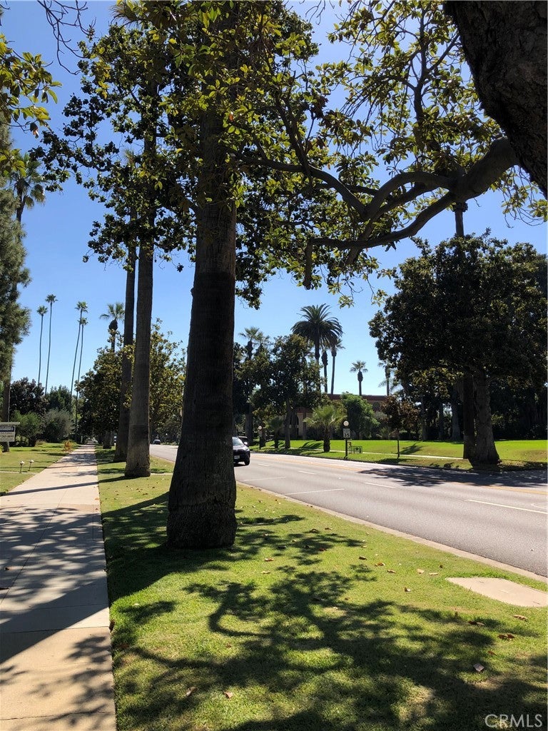 380 S Orange Grove Bl 8