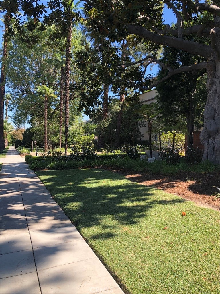 380 S Orange Grove Bl 8