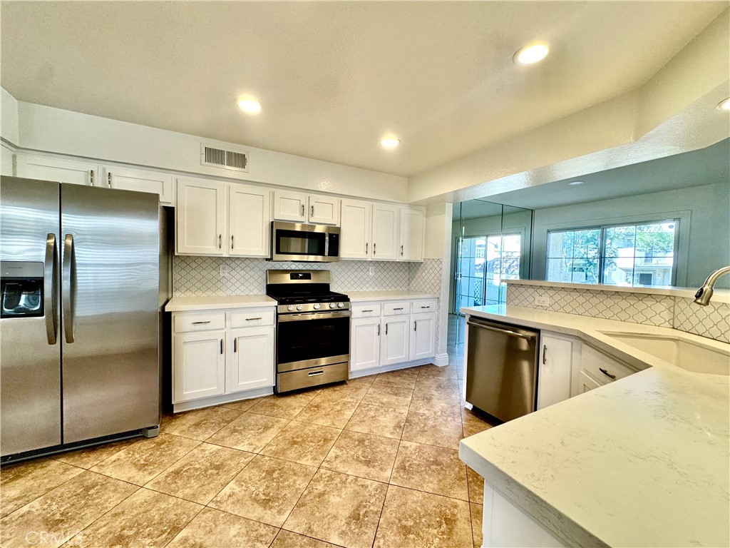 Viewpointe North (VPNR) - Residential Lease