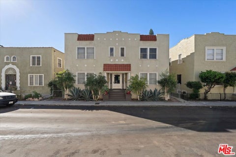 Photo of 5336 Monroe Street, Los Angeles, CA 90038 (MLS # 26101867)