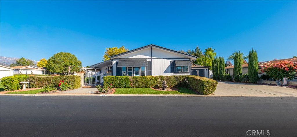 10961 Desert Lawn Drive 86