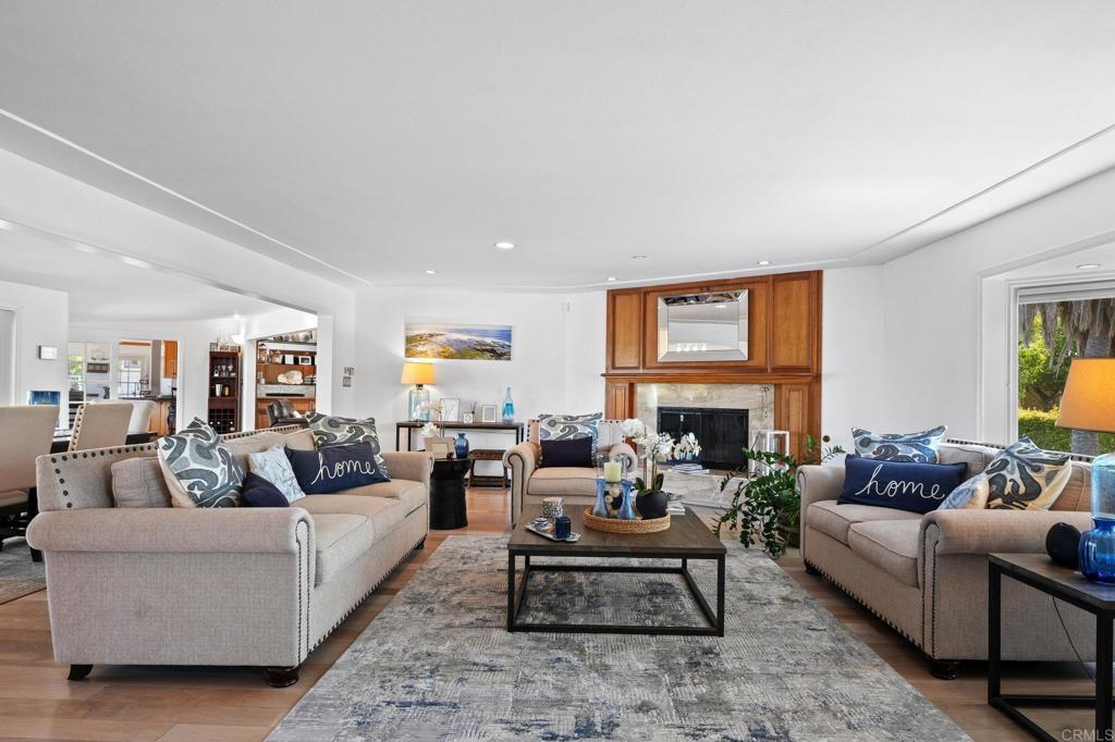 415 Carvalos Drive