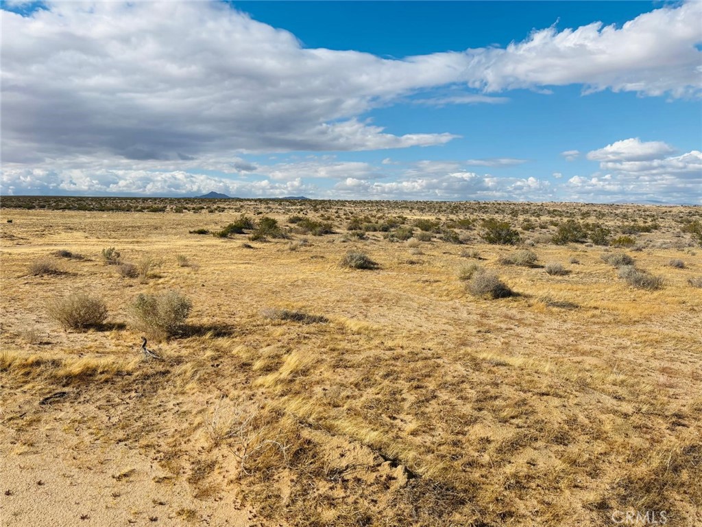 Explore this inviting parcel located in California City, nestled within the high desert of Kern County (APN 310-132-160-09). The lot offers a rare opportunity to build in a spacious, quietly developing master-planned community with panoramic desert skies and wide open terrain.
Residents enjoy Central Park, the community’s hub of recreation featuring a swimming pool, baseball and tennis courts, a scenic lake and walking paths. Just beyond lies the 18-hole Tierra Del?Sol Golf Course, ideal for casual rounds, practice or outdoor social gatherings.
. For off-road enthusiasts, the California City OHV program includes Borax Bill Park & Station, offering hundreds of miles of trails, RV amenities and trailhead access directly from the city.
Local dining options include Gloria’s Mexican Restaurant and Foxy’s Landing, both offering family-friendly fare within a few minutes’ drive
mentorsmoving.com
. Essential services are available nearby, including Rite Aid pharmacy, Ace City Hardware and a U.S. Post Office near City Hall and other municipal facilities.
. California City Municipal Airport provides a public runway for general aviation and small aircraft access
en.
.
The area supports an active lifestyle with parks, community events, and year-round off-roading, plus easy access to Edwards Air Force Base, the Mojave Air and Space Port, and the Hyundai-Kia Desert Proving Grounds. Whether you're planning a permanent residence, a vacation retreat, or an investment in desert land, this lot delivers on space, serenity and access to recreation. Interested in zoning, utilities or parcel details? I can provide further assistance.