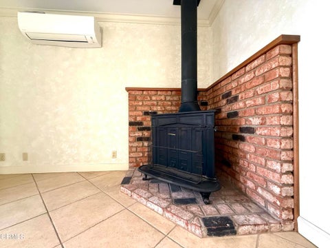 Tiny photo for 5392 Queens Street, Ventura, CA 93003 (MLS # V1-38096)