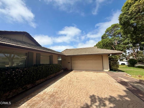 Tiny photo for 5392 Queens Street, Ventura, CA 93003 (MLS # V1-38096)