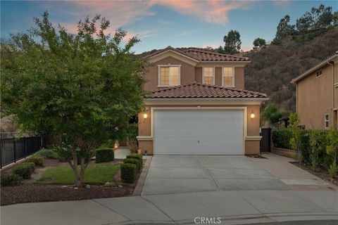 Photo of 19802 Holly Drive, Saugus, CA 91350 (MLS # GD25231472)