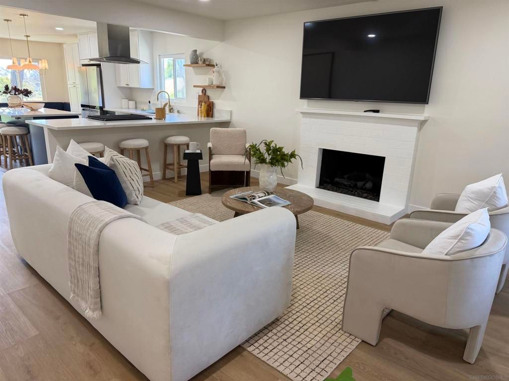 Photo of 336 Cadillac Circle Cir, Oceanside, CA 92054 (MLS # 260008817SD)