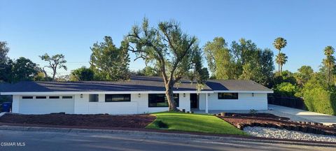 Photo of 1271 La Jolla Drive, Thousand Oaks, CA 91362 (MLS # 226003580)