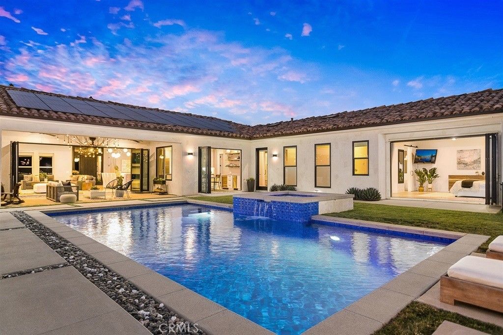 Photo of 2318 Vista Grande, Vista, CA 92084 (MLS # OC26011138)