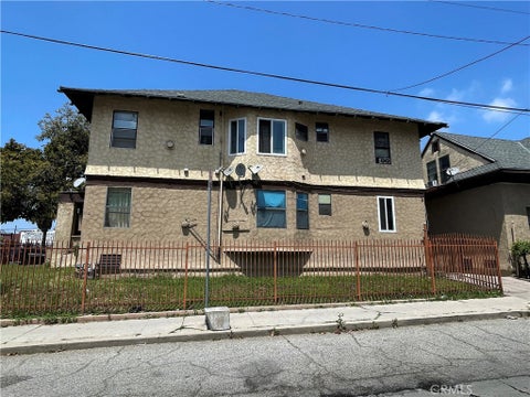 Photo of 1317 Linwood AVE, Los Angeles, CA 90017 (MLS # CV26175614)