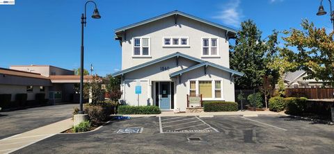 Photo of 1840 4Th St, Livermore, CA 94550 (MLS # 41134242)