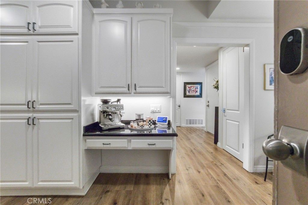 Photo of 5216 Yarmouth #107, Encino, CA 91316 (MLS # SR26018851)