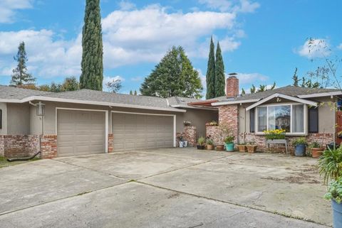 Photo of 1451 Tyler Park Way, Mountain View, CA 94040 (MLS # ML82037097)