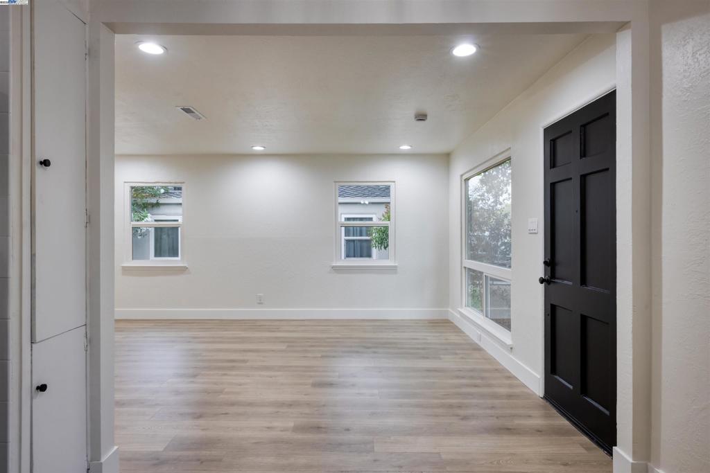 VALLEJO MANOR - Residential