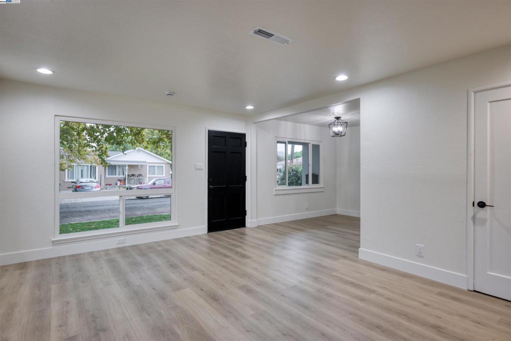 VALLEJO MANOR - Residential