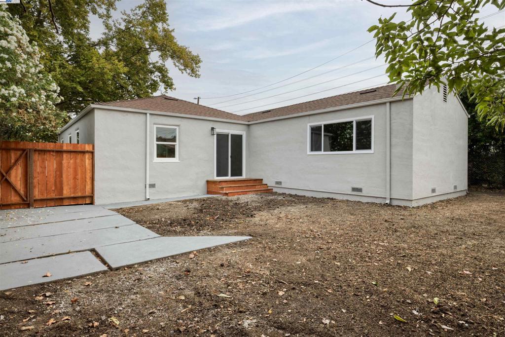 VALLEJO MANOR - Residential