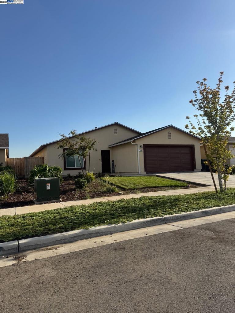 Very motivated seller. Excellent opportunity for first time home buyer or investor. Property was build in 2023 and features 4 bedrooms, 2 bathrooms, family room and beautiful kitchen perfect for large family. Don't miss this great opportunity.