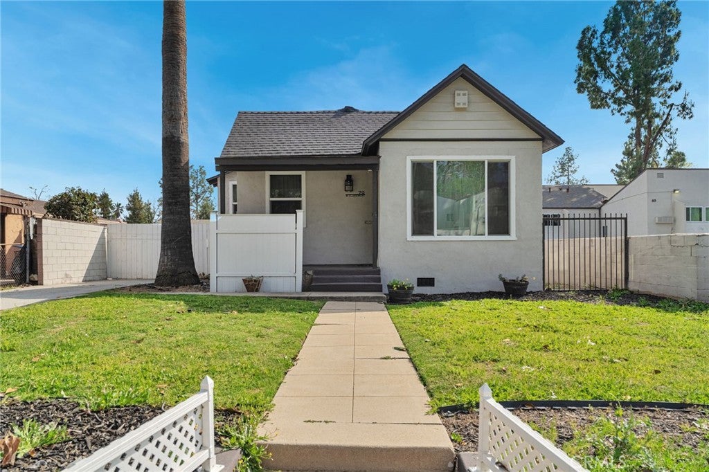 70 W Claremont St St, Pasadena CA 91103