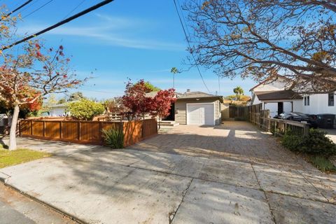 Photo of 976 2nd Avenue, Redwood City, CA 94063 (MLS # ML82028889)