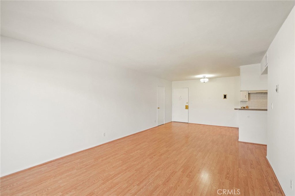 10240 Camarillo Street 204
