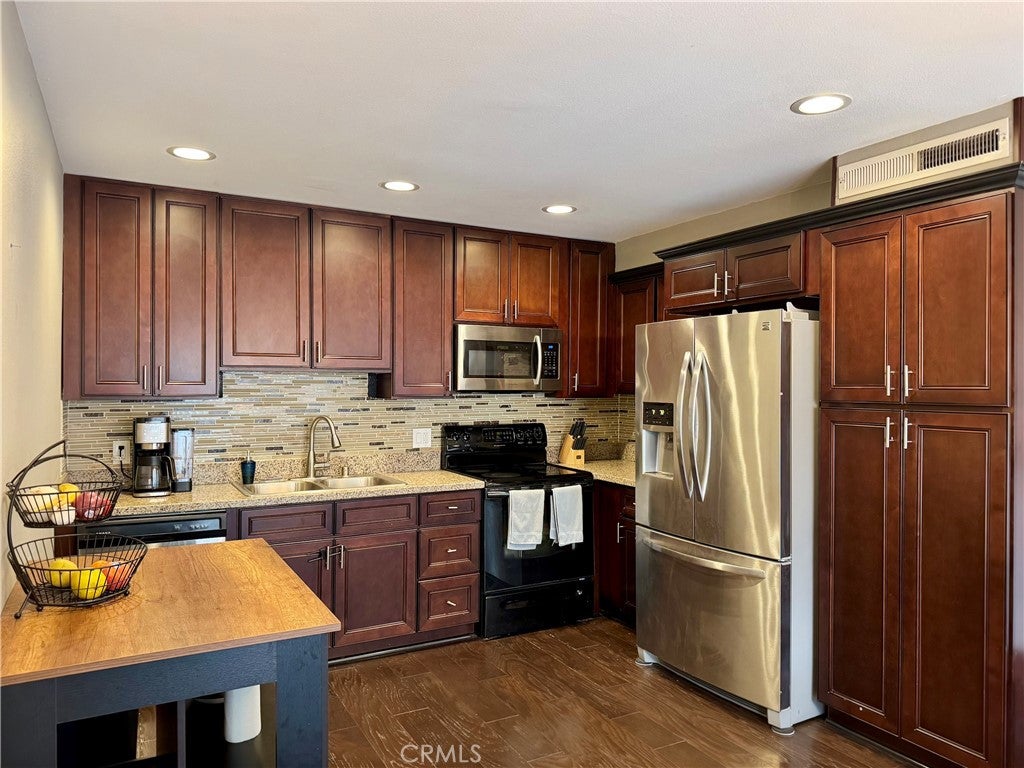 1354 Peppertree