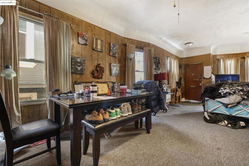 PILL HILL - Residential Income