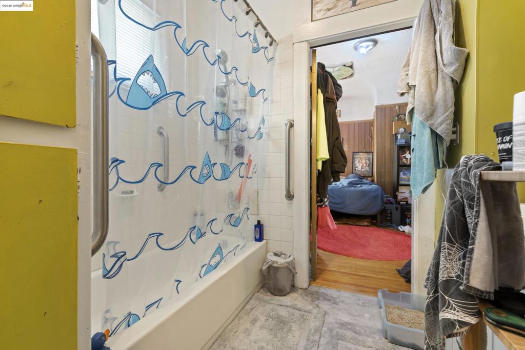 PILL HILL - Residential Income