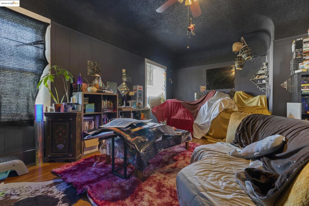 PILL HILL - Residential Income