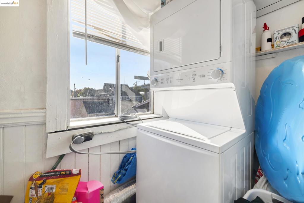 PILL HILL - Residential Income